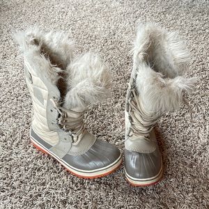 Women’s Sorel Winter Lace Up Boots, Size 7
